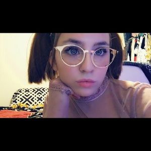 Meet your Posher, Mackenzie